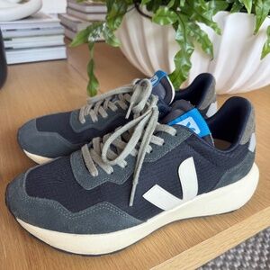 Veja Men’s Sneakers Size 11